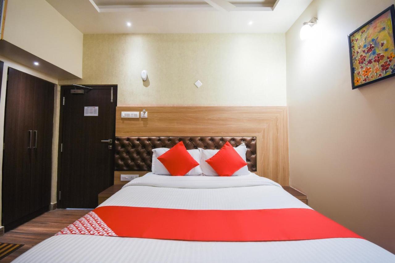 OYO 64260 Hotel Rajnandini Hābra Buitenkant foto