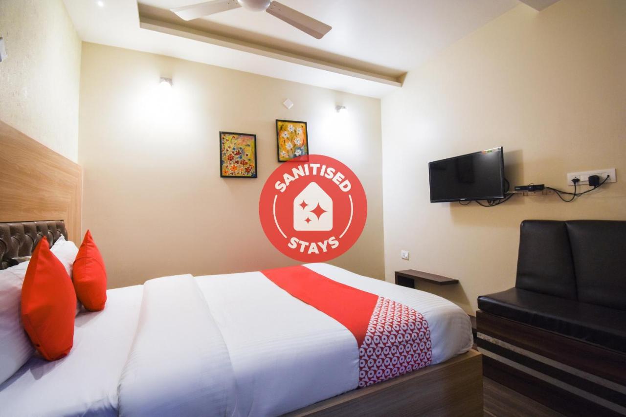 OYO 64260 Hotel Rajnandini Hābra Buitenkant foto