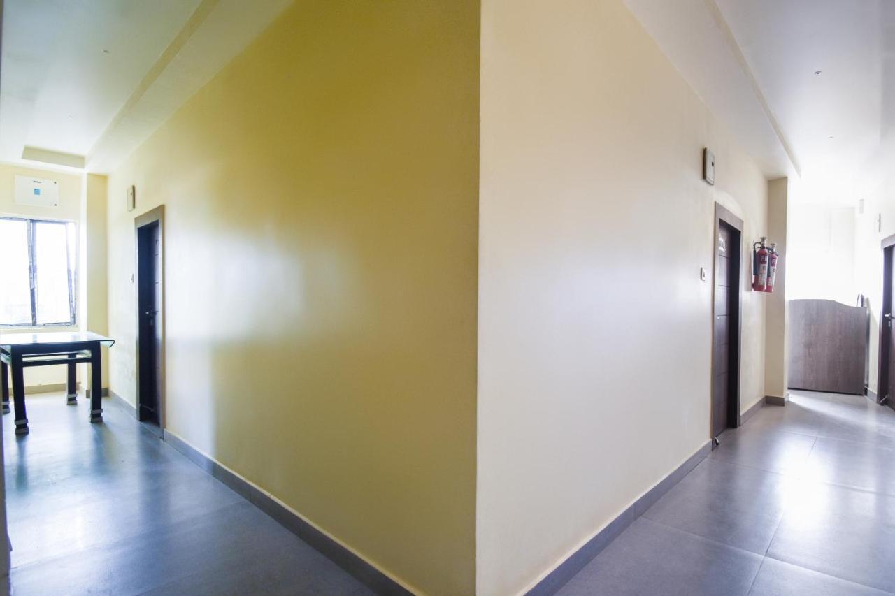 OYO 64260 Hotel Rajnandini Hābra Buitenkant foto