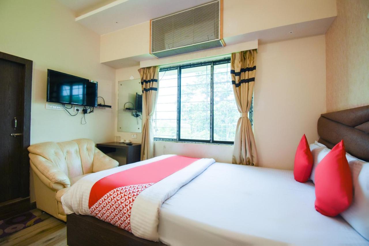 OYO 64260 Hotel Rajnandini Hābra Buitenkant foto