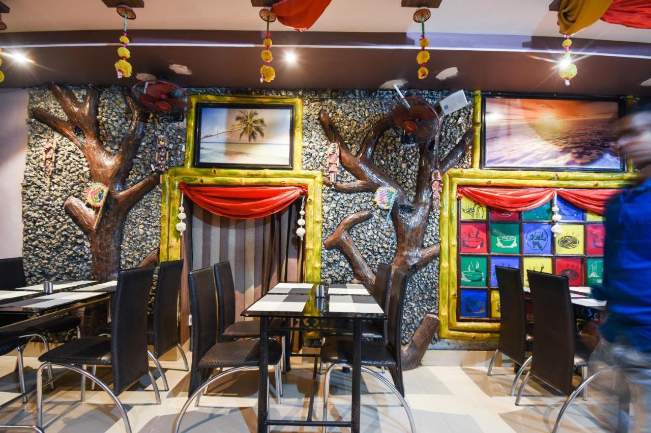 OYO 64260 Hotel Rajnandini Hābra Buitenkant foto