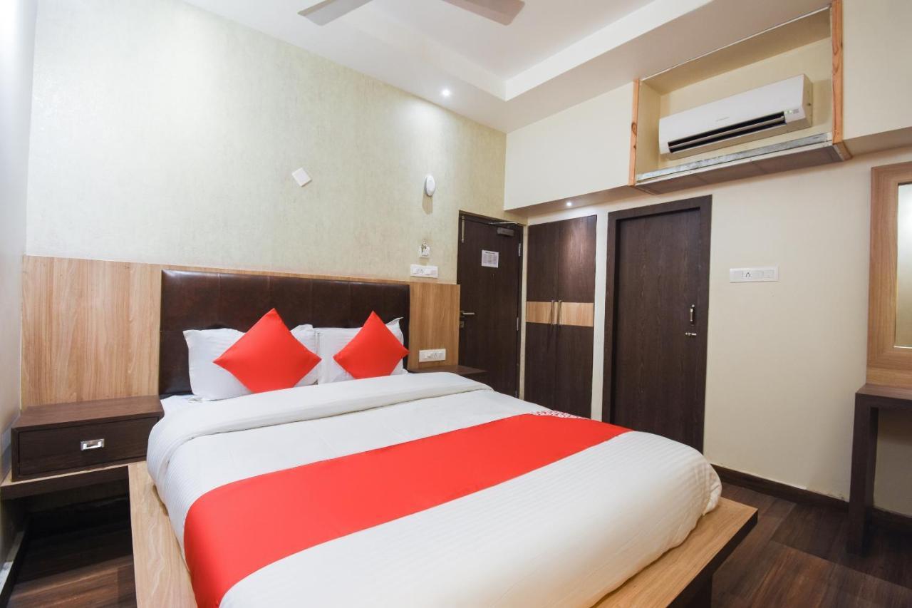 OYO 64260 Hotel Rajnandini Hābra Buitenkant foto